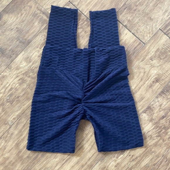 Bombut Pants - Leggings- FAMOUS TIC TOCK LEGGINGS